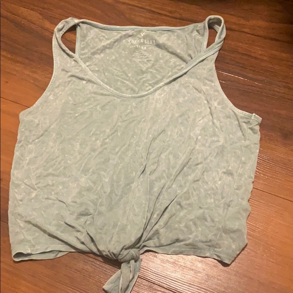 Tie, soft cropped shirt